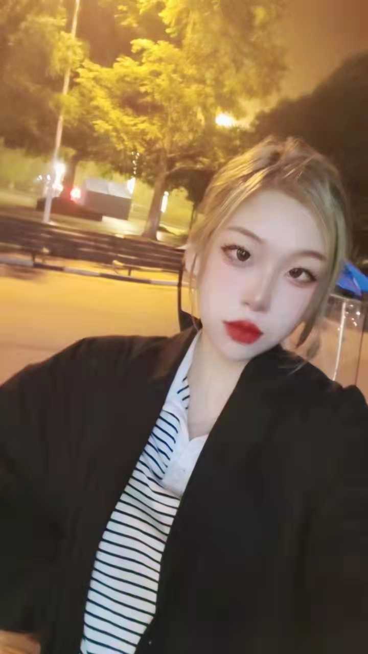 很年轻，很紧的妹子，女朋友的感觉