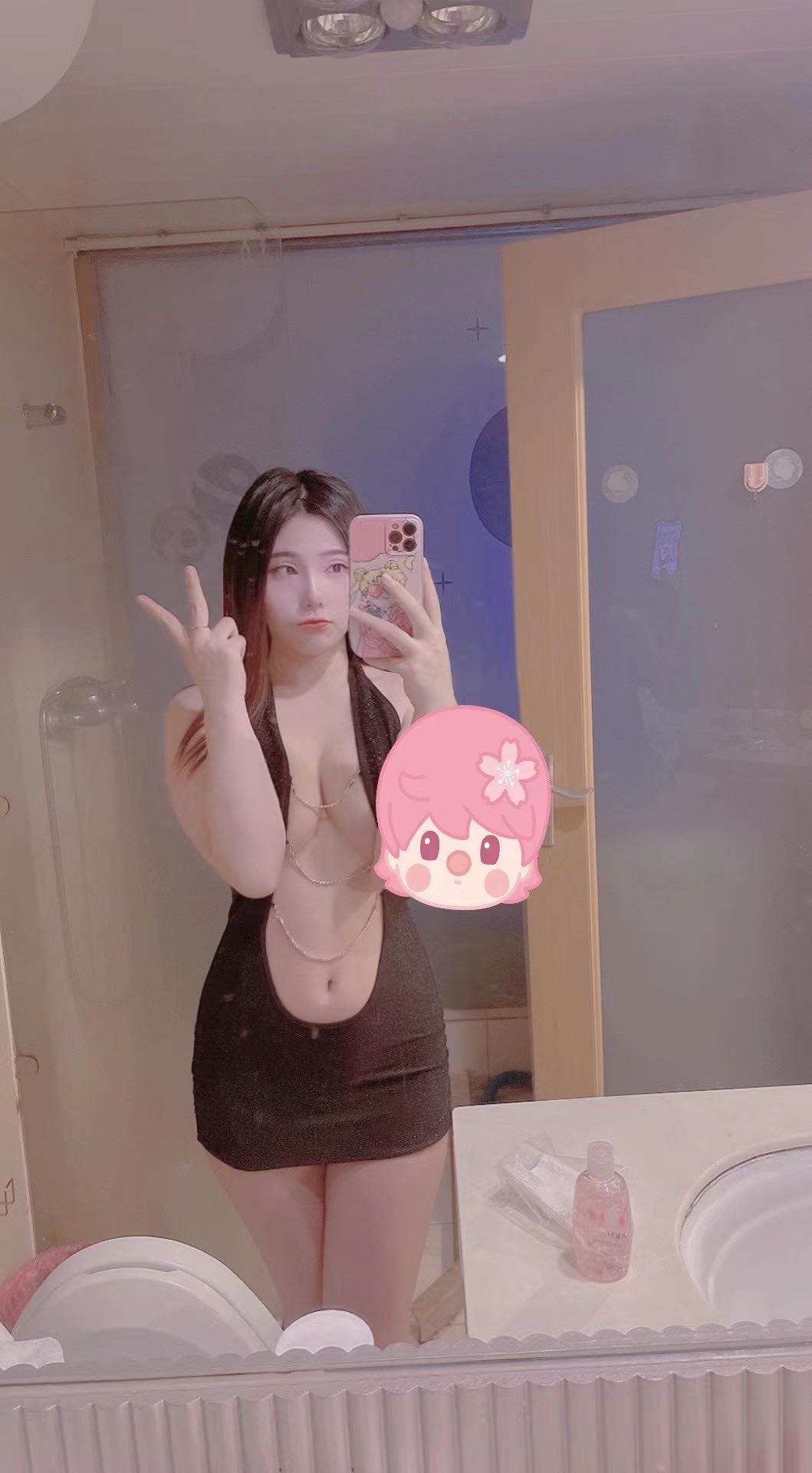 妹子比较多，00后的也有，质量比较好