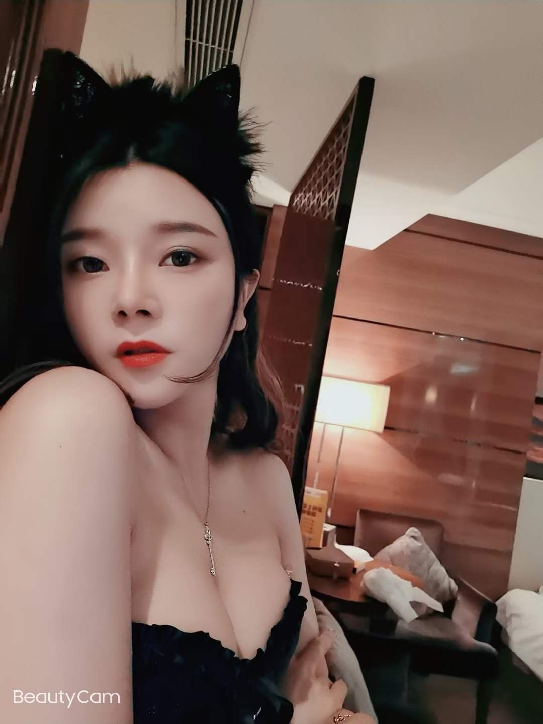 妹子比较多，00后的也有，质量比较好