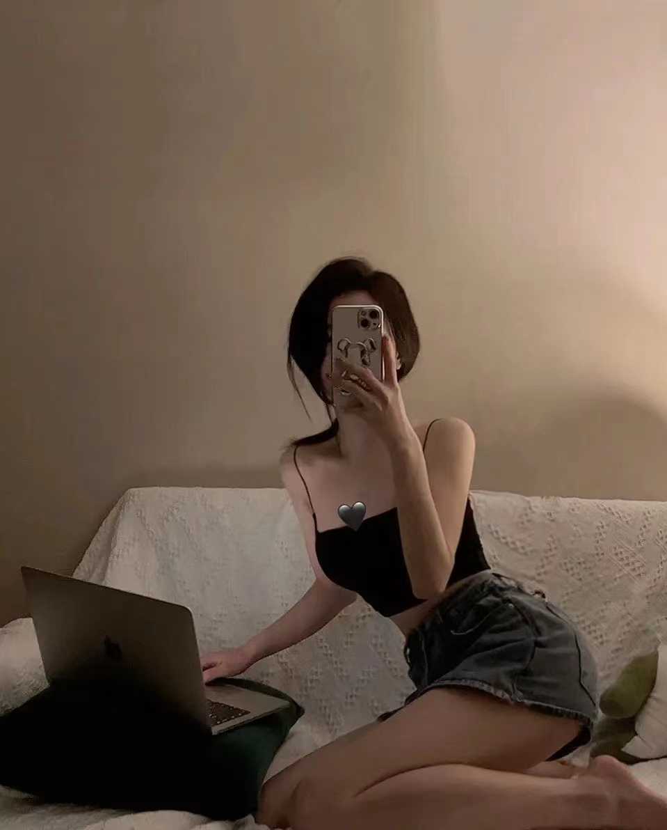 分享吉祥村妩媚漂亮的妹子