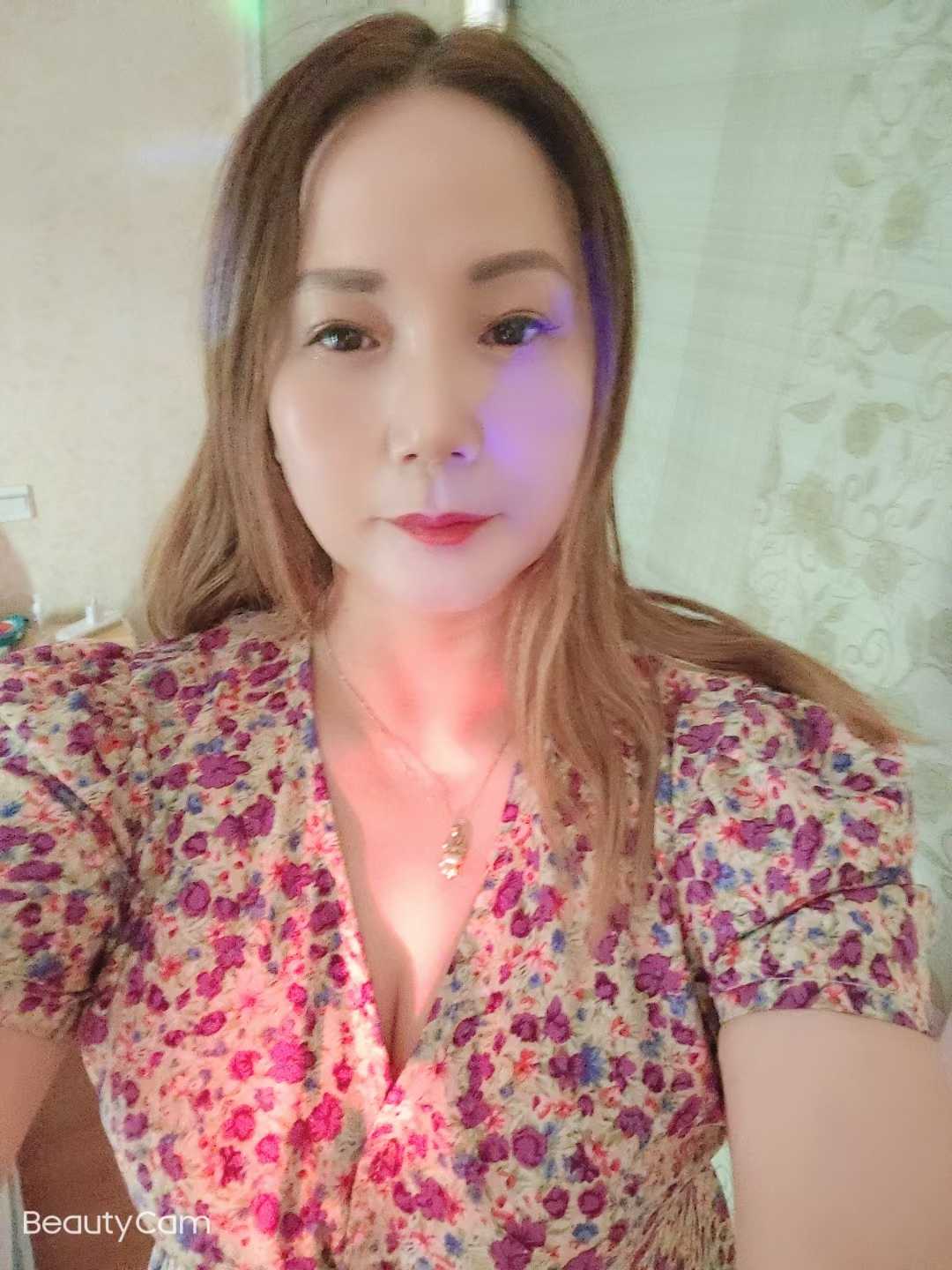 分享一个十分配合的妹子