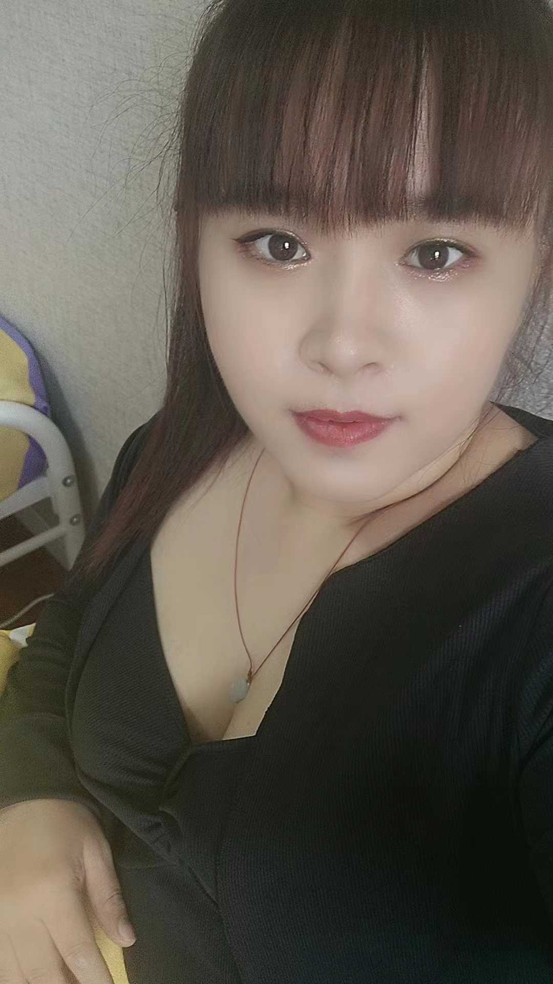 杭州微胖型妹子，还不错