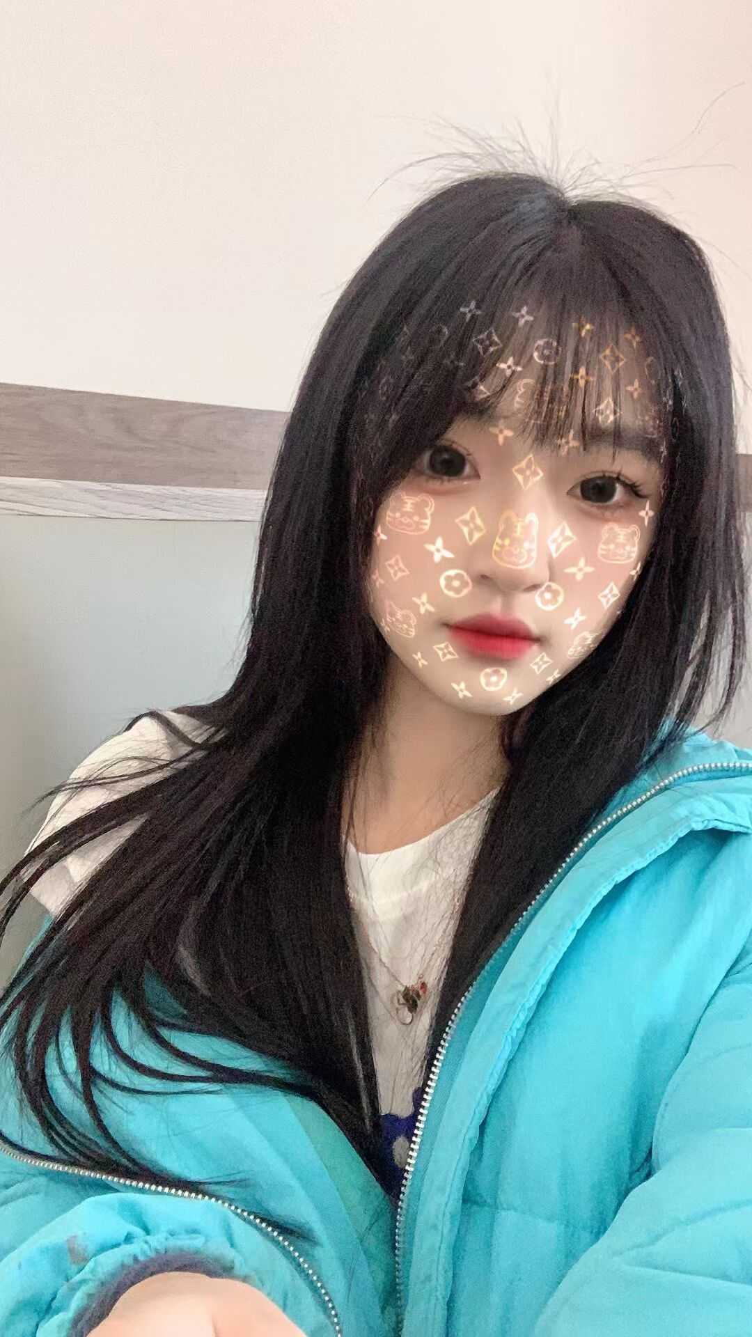 湖塘刀疤妹，娇小可爱