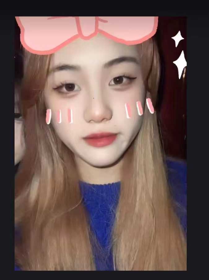 长发飘飘，会喷水的金发小妹