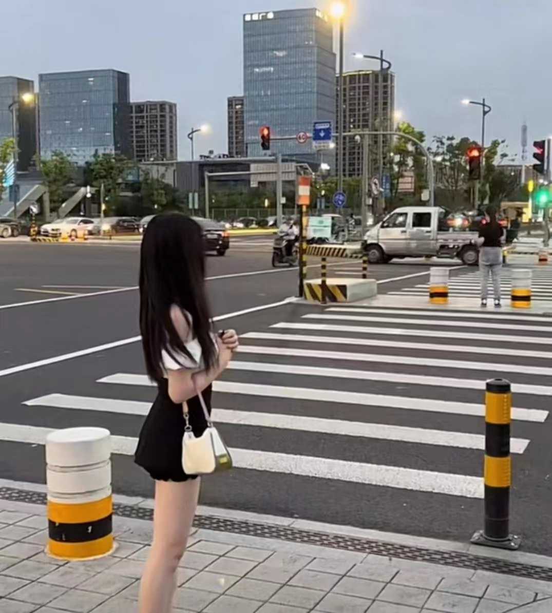 紧致，水多的00后小妹，非常会玩