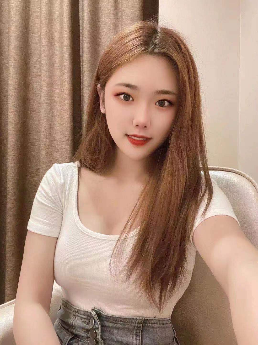 年轻风Sao水多的小嫩妹