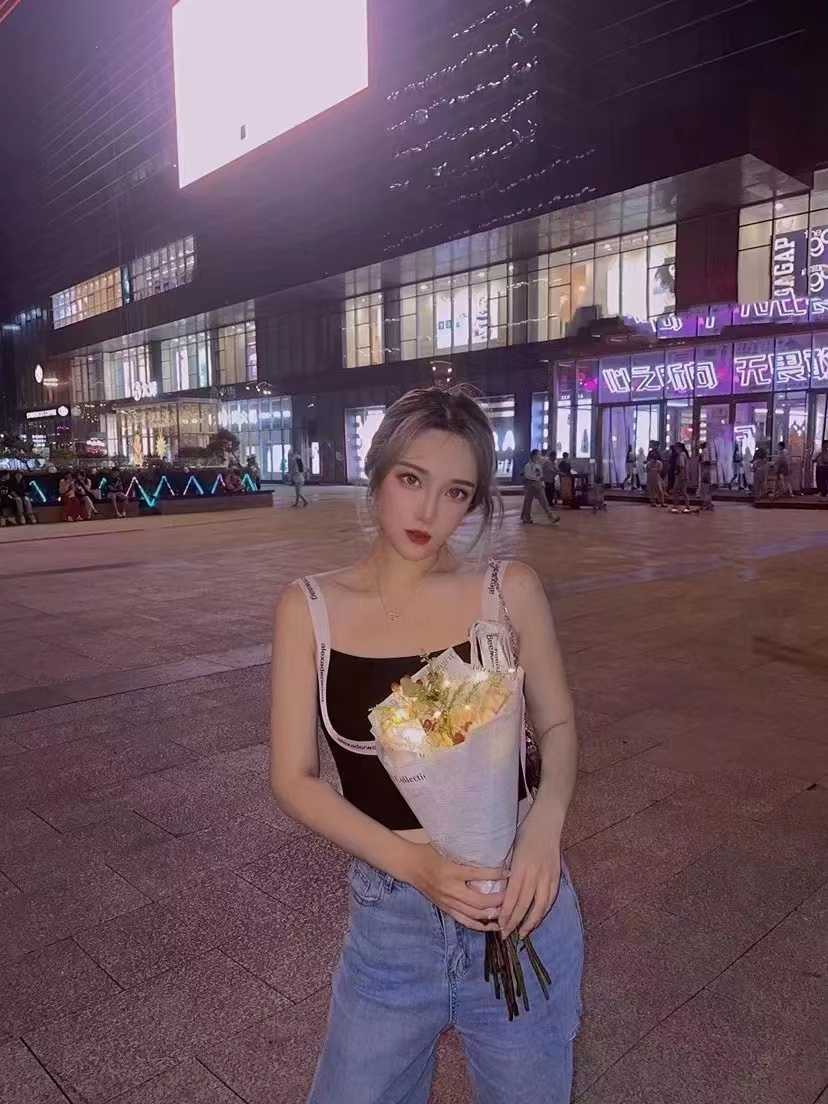 龙湖紫都城气质御姐