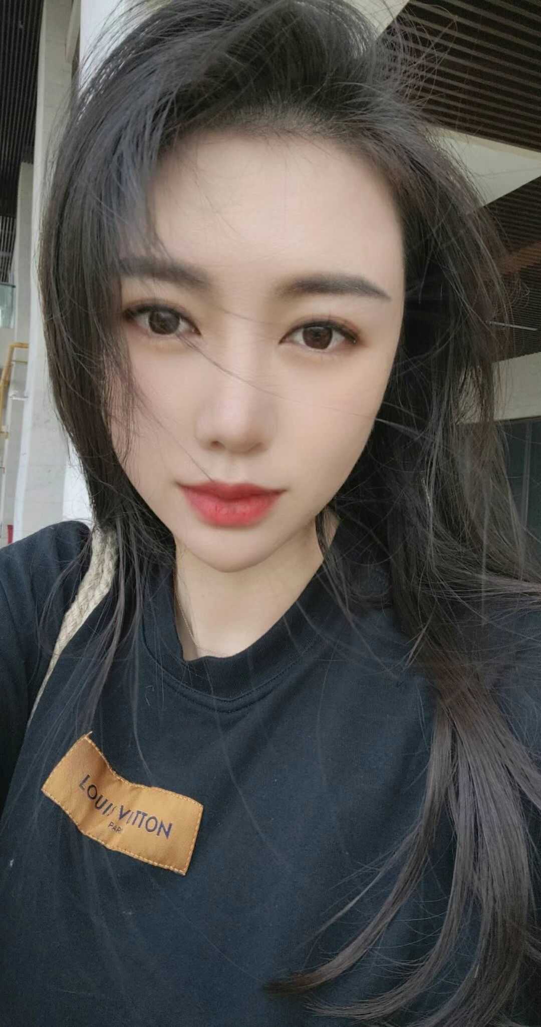 南明区花果园极品身材小妹