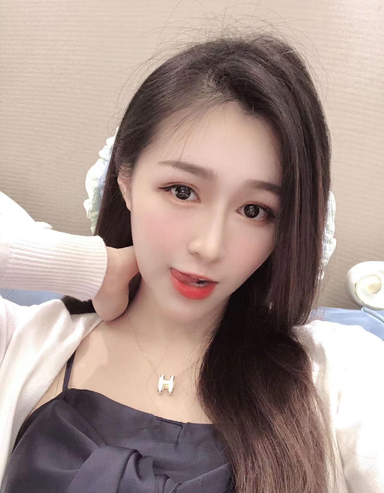 园区极品兼职小姐姐