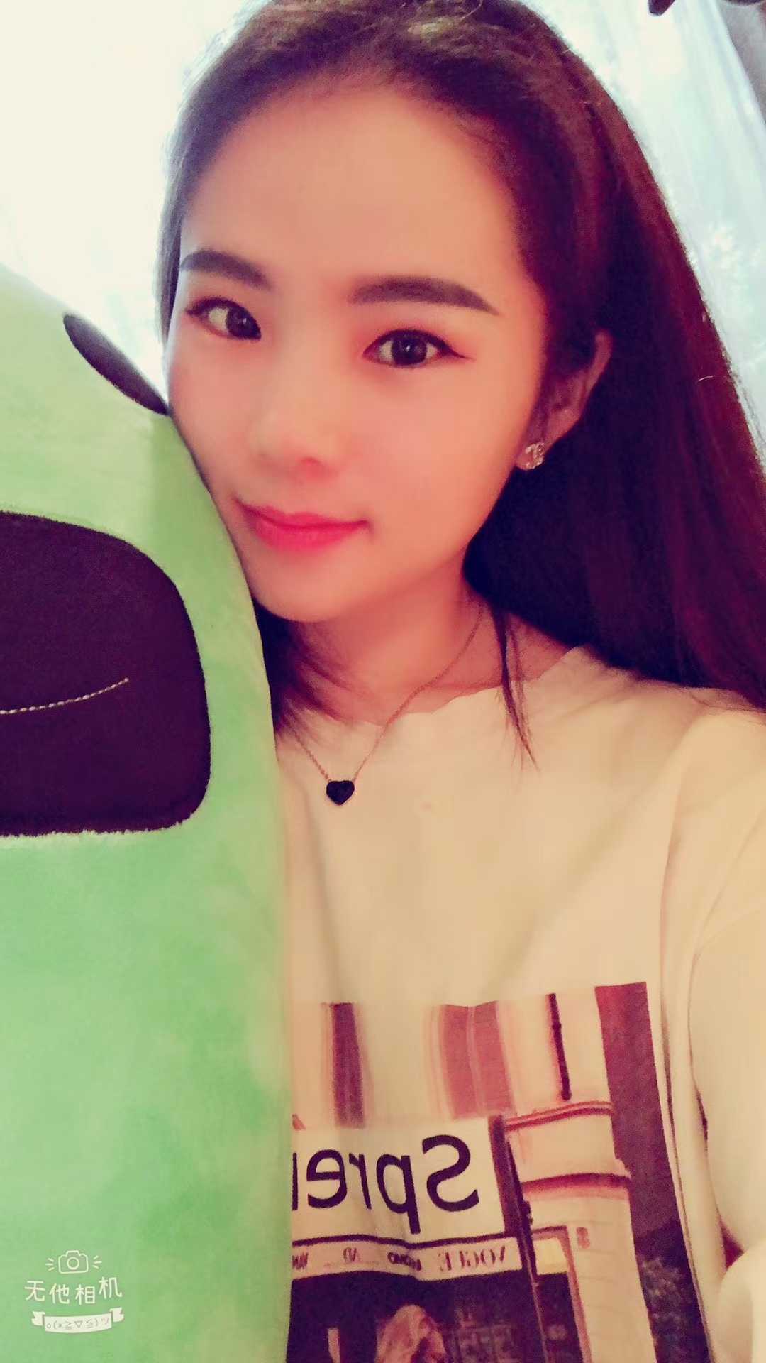 坂田龙华附近，五和地铁站的漂亮妹子，极力推荐