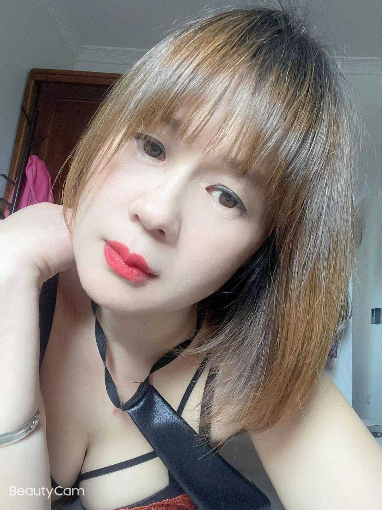 南站兼职少妇b会夹人 很舒服