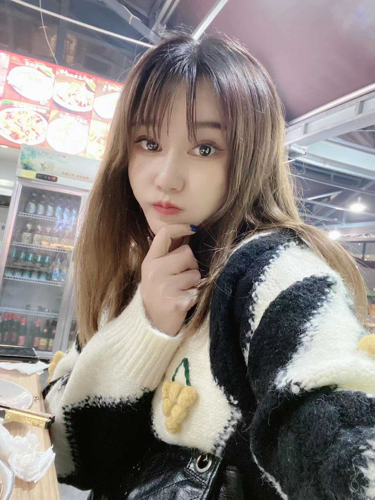 双流区风sao大奶妹子糖果