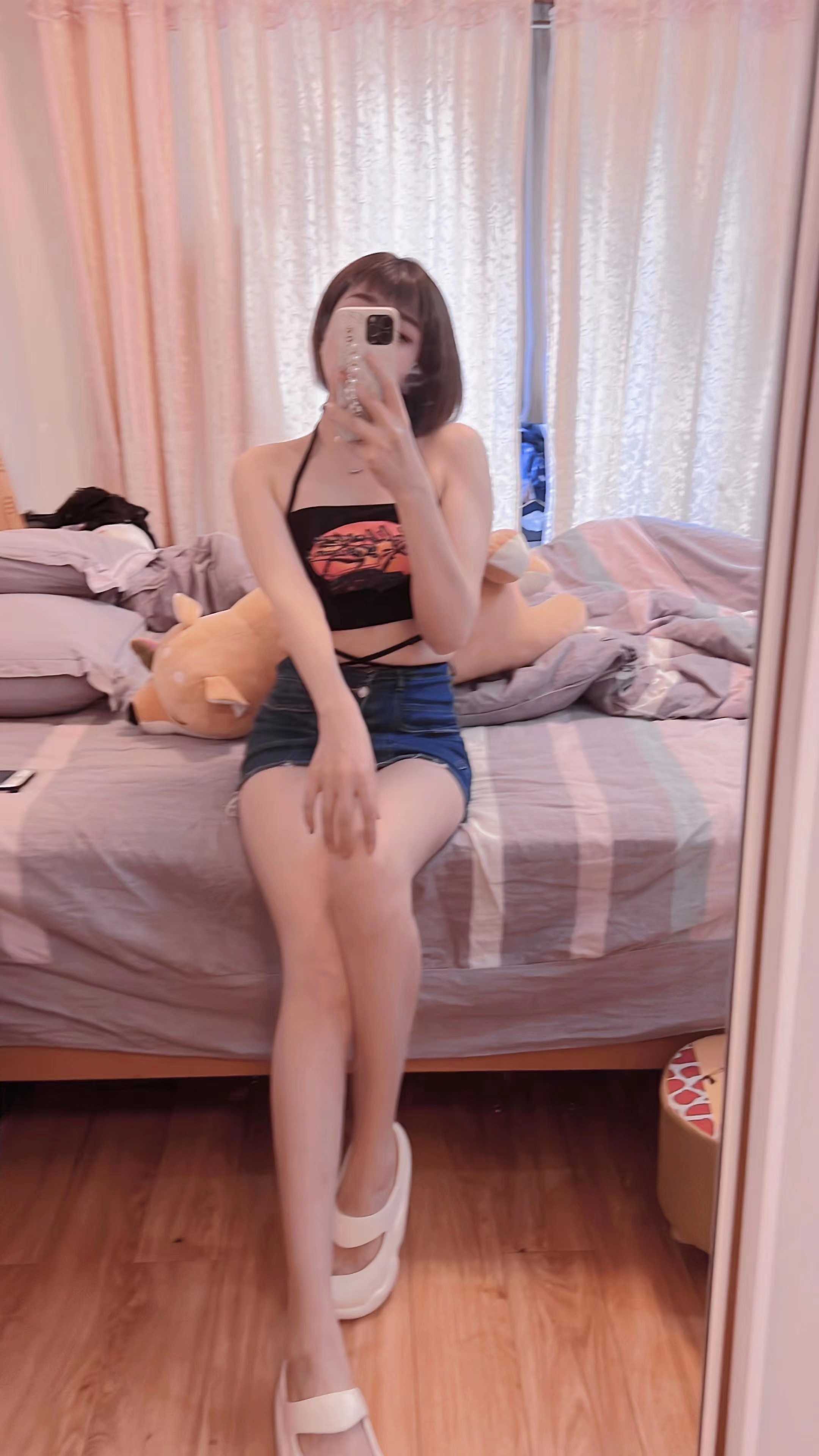 性感迷人，魅力四射，短发小姐姐