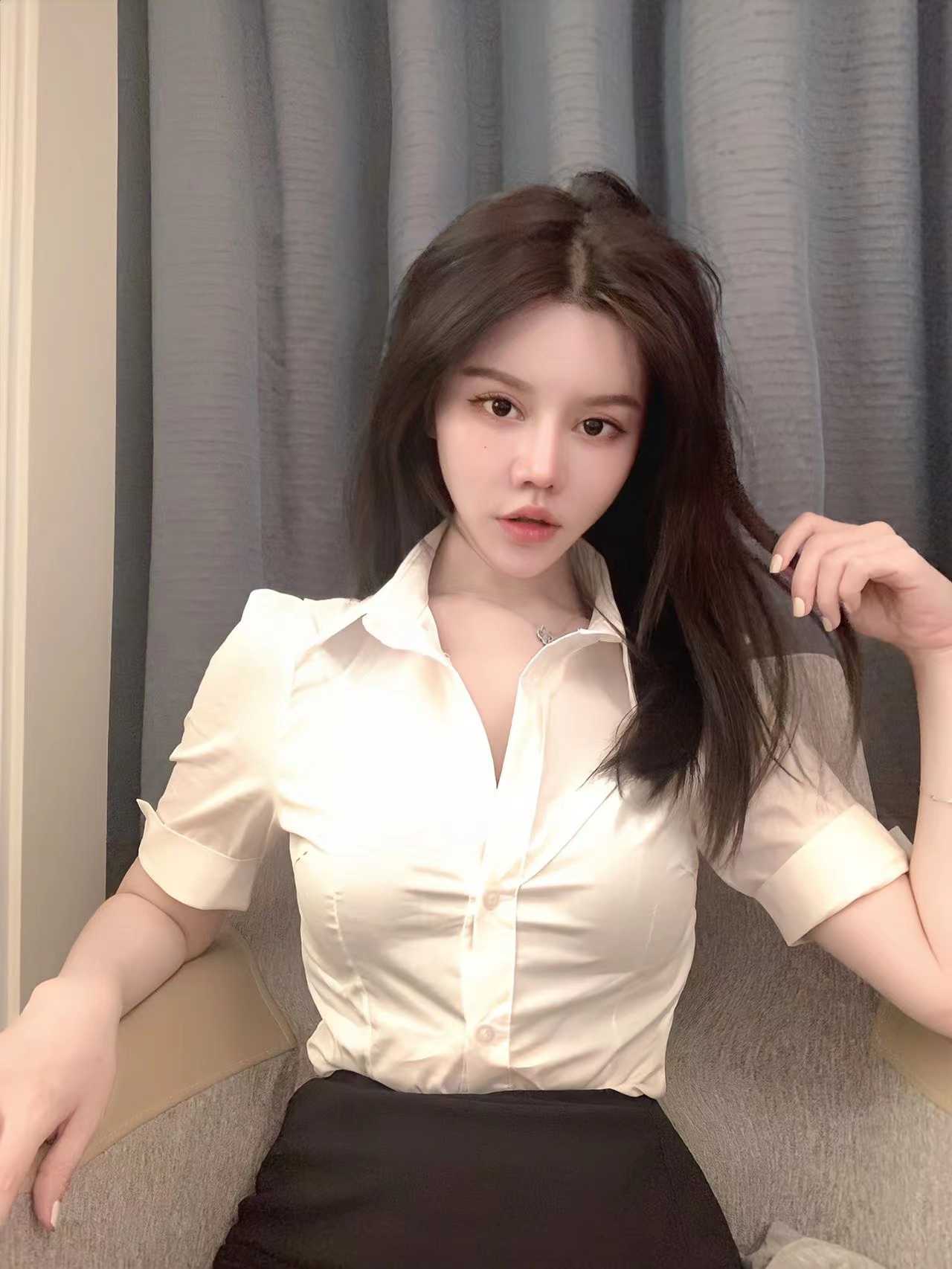 清纯可人的小鱼儿妹妹