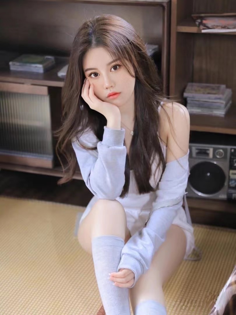 清纯可人的小鱼儿妹妹