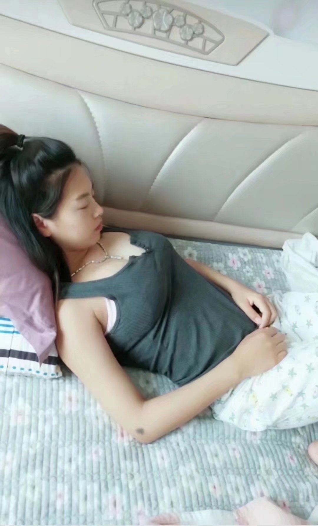 还在哺乳期的乐儿妹妹