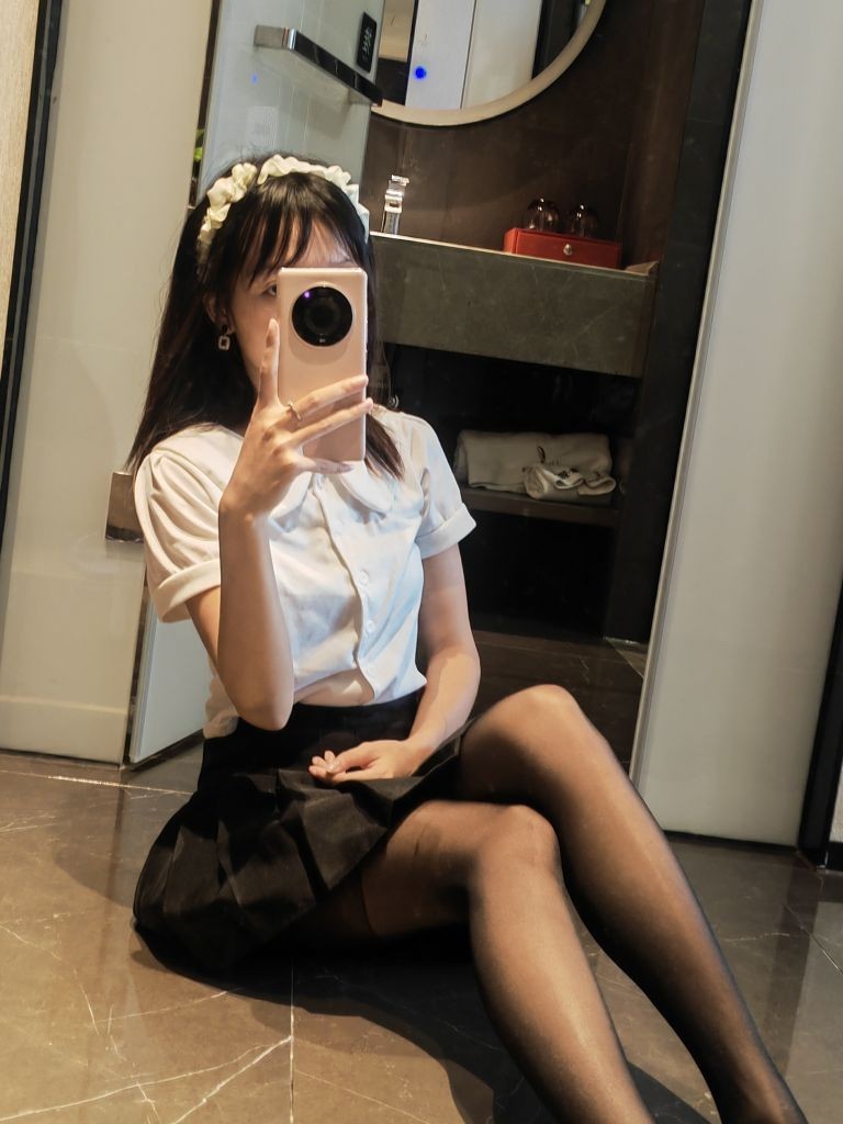 江阴02年刚下水嫩妹  乖巧听话