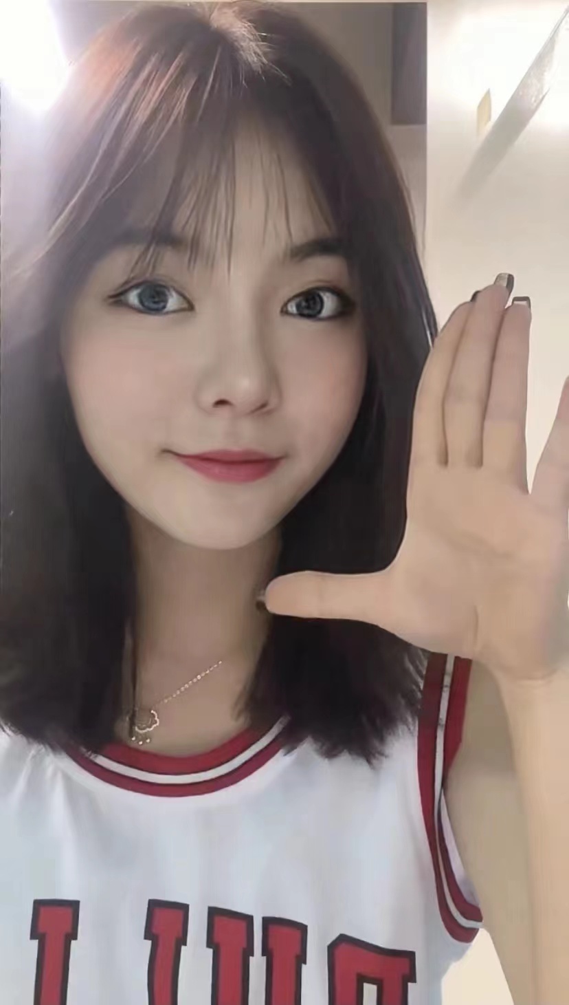 身材很高挑的妹子，值得一去