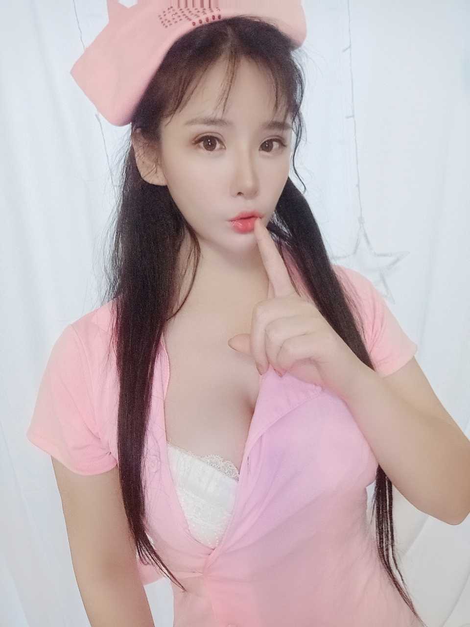 性感36d妖娆大胸妹子