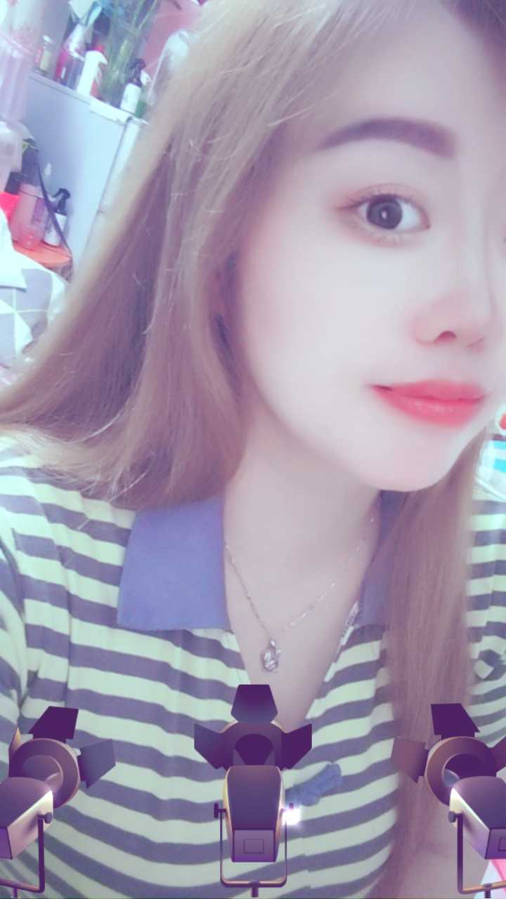 深圳龙华汇海广场极品兼职妹妹