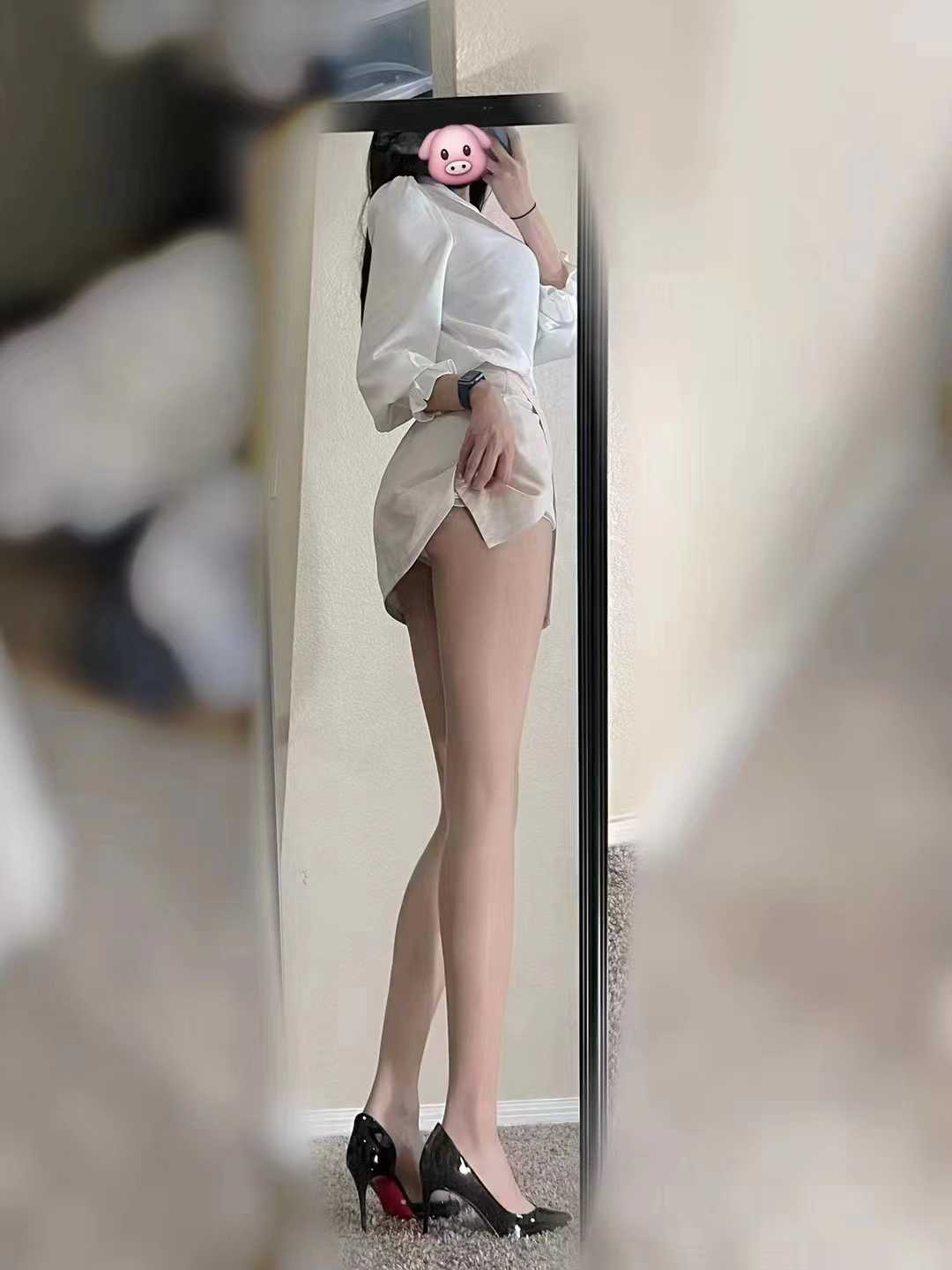 漂亮的长发兼职妹子