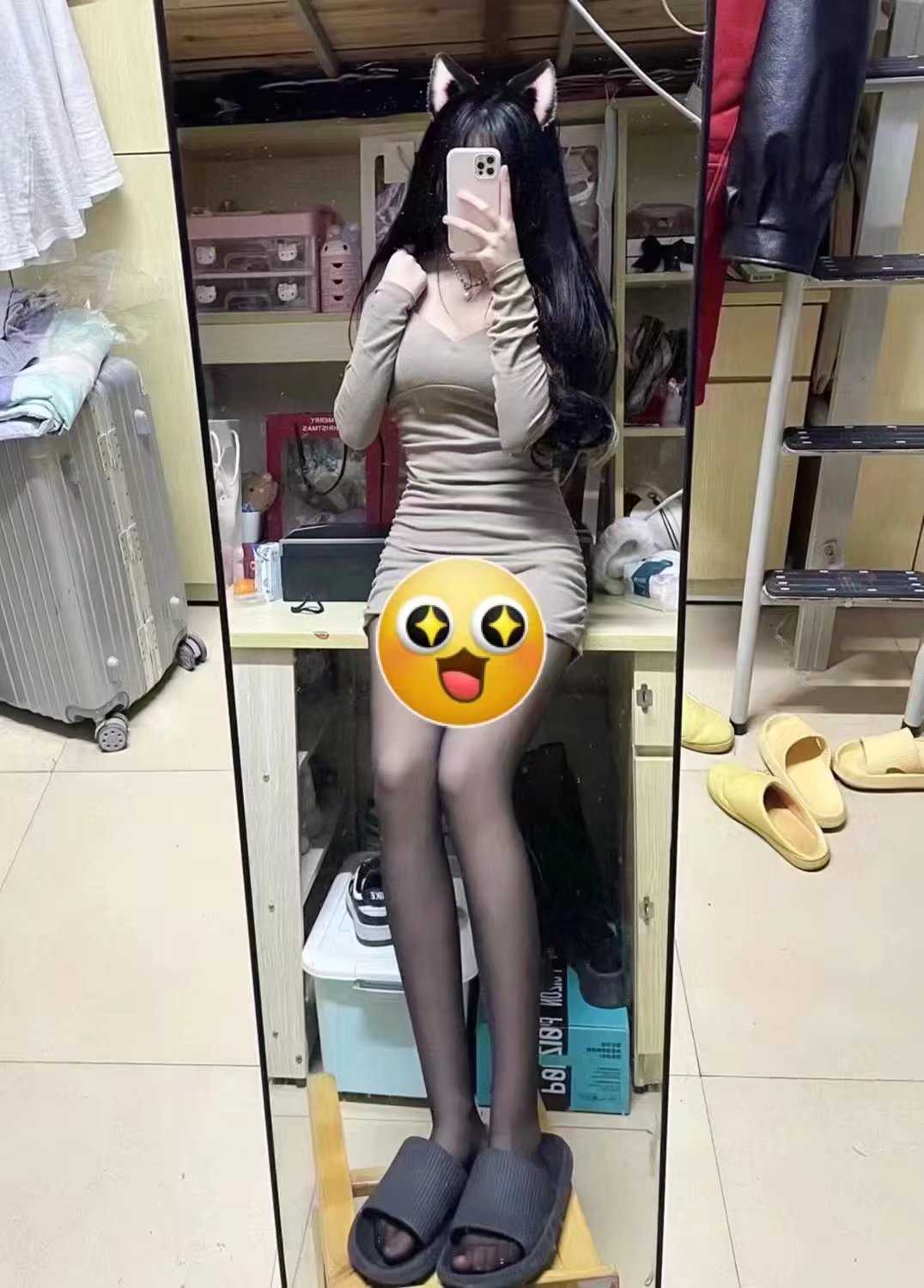 年龄非常小的彤彤妹妹