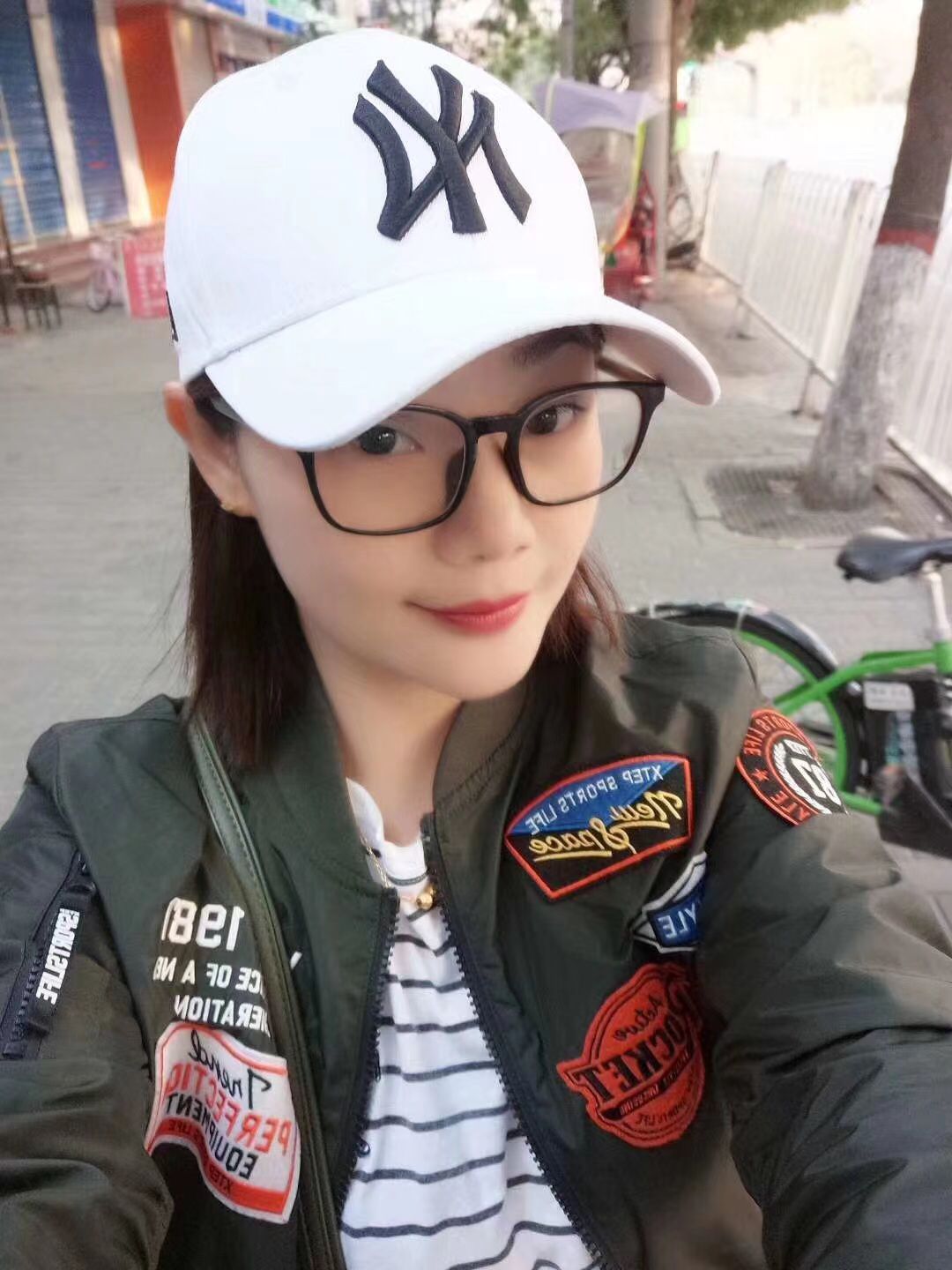 江南客运站年轻的漂亮妹子，身材好