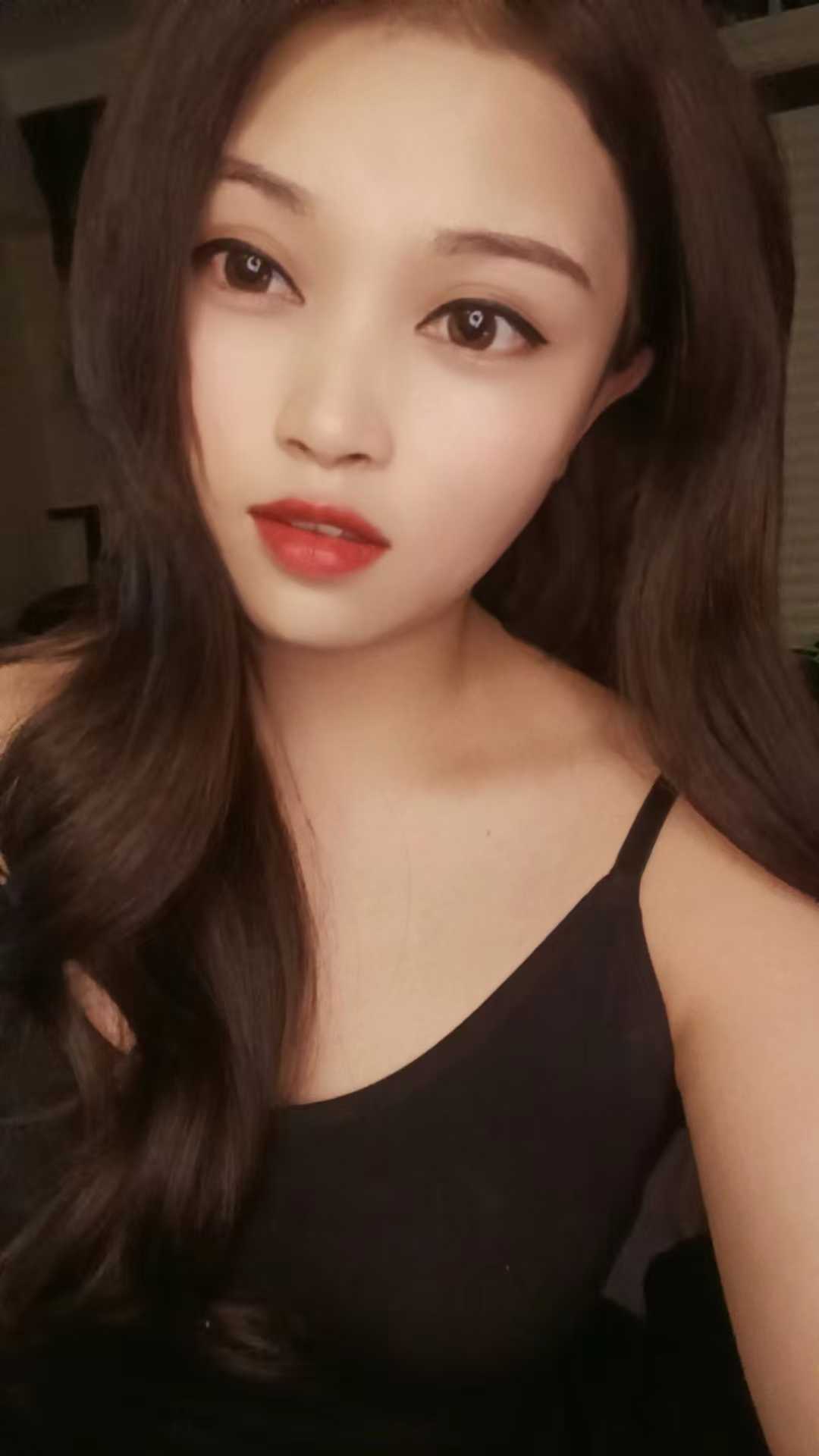 江城路fuwu系年轻美女