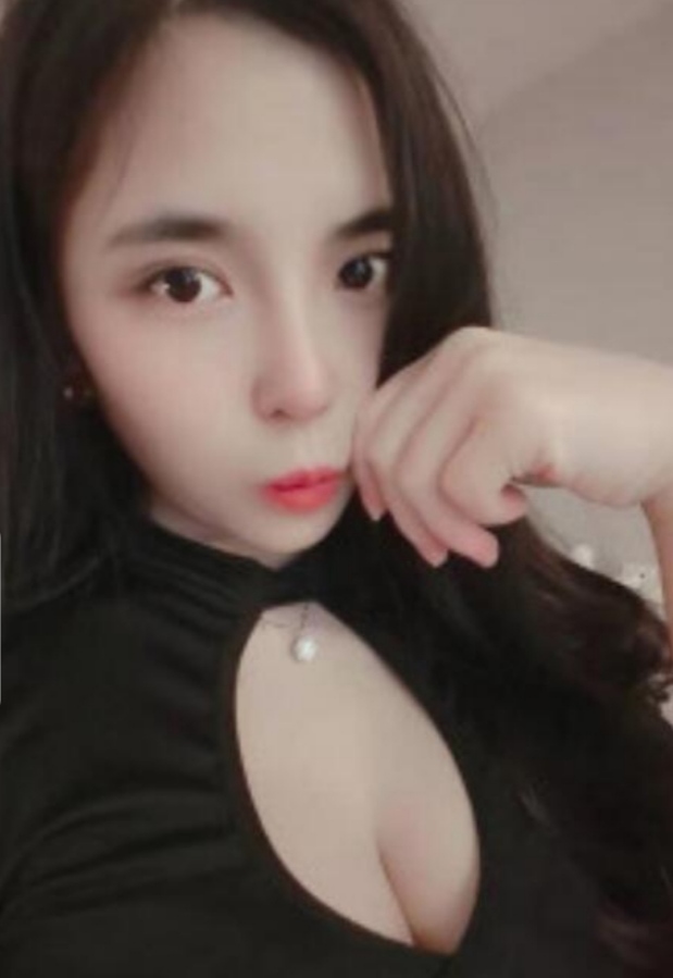 风Sao静静，前凸后翘