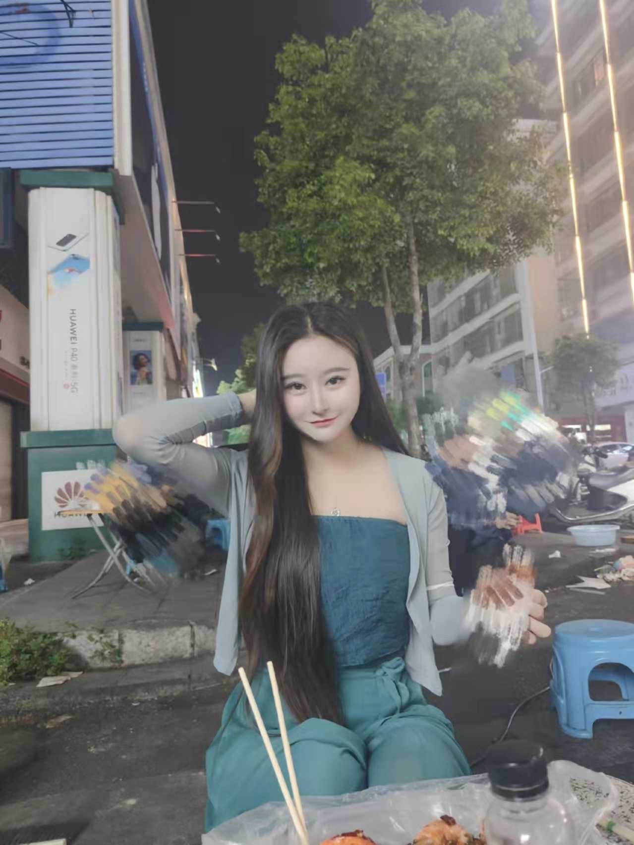 02年小萝莉 ，来自大山苗族