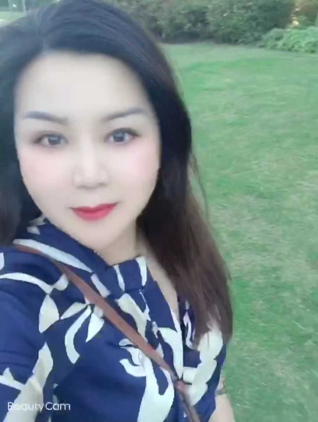 活好,胸大,很会玩