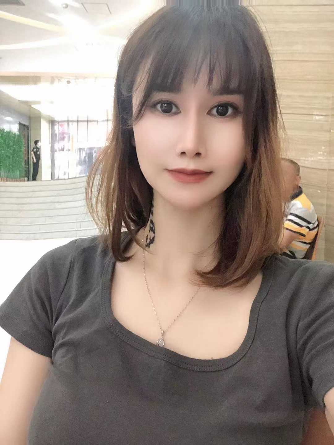 龙华雨侨，很漂亮的妹子