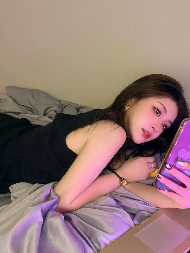 一个漂亮性感妹子