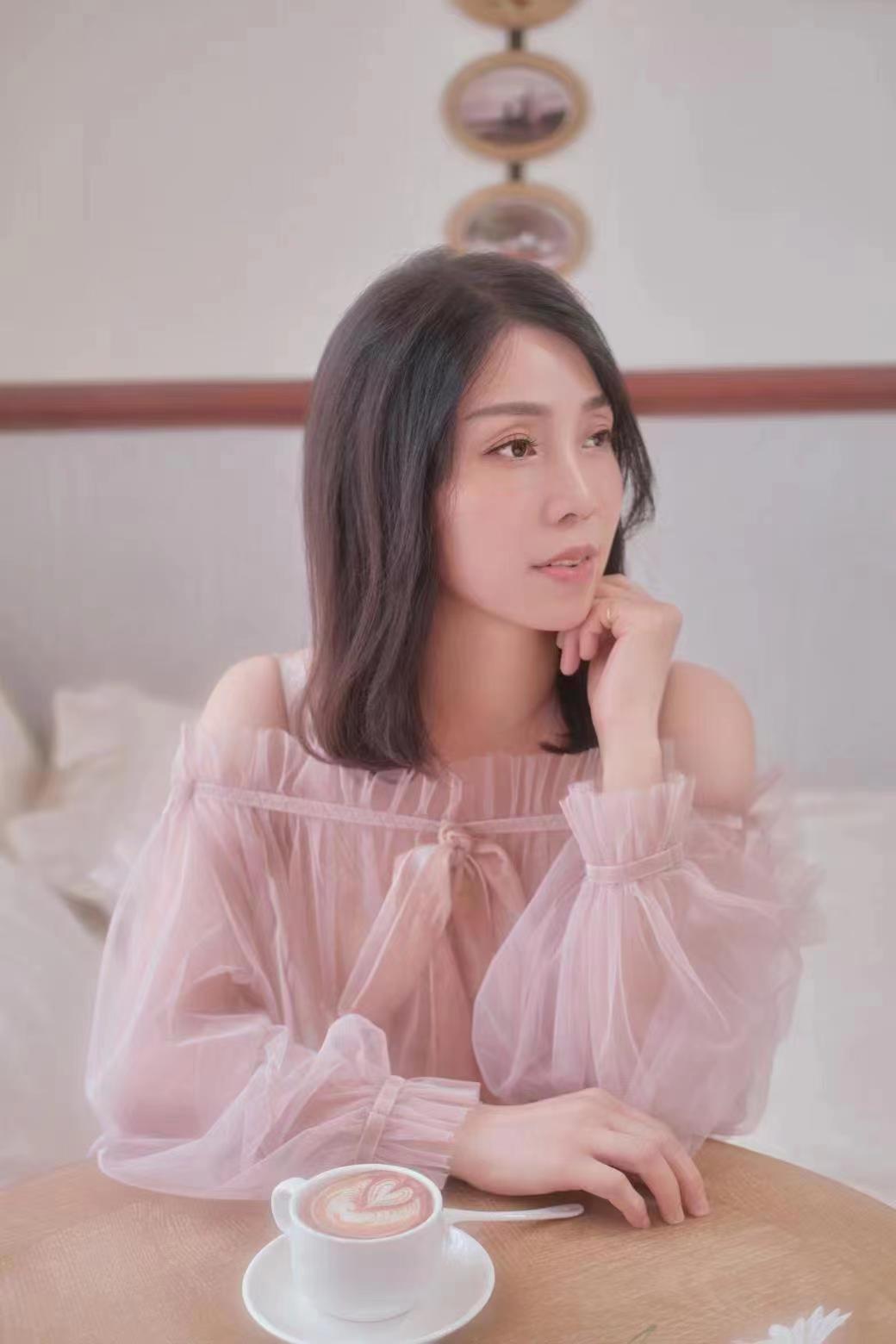 漂亮活好，舌头很灵魂