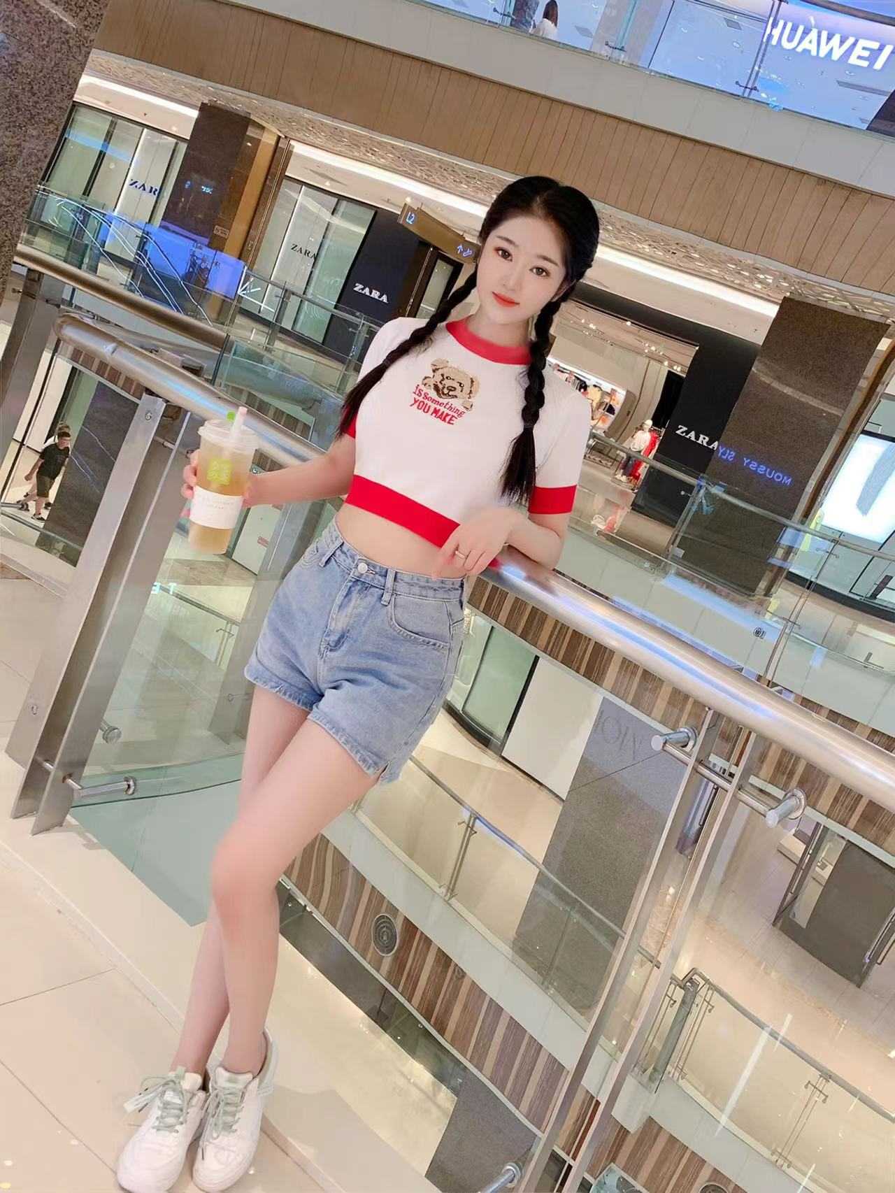 肤白貌美 与君同乐 高级会所