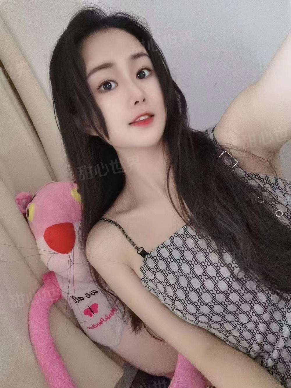 胸大的00后，欲罢不能