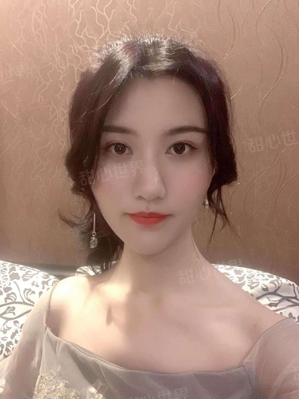 外表清纯，内心热情似火