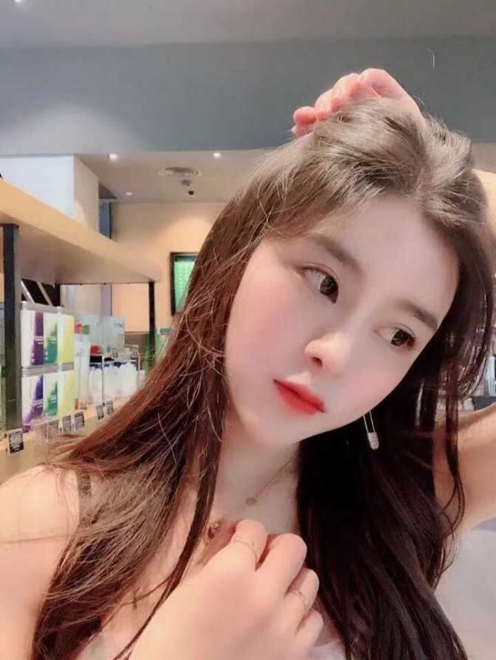 18岁的嫩妹，水多