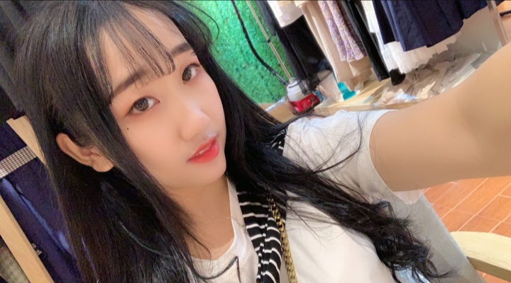 19岁小嫩妹，姿势随意开发