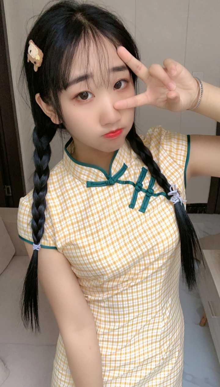 19岁小嫩妹，姿势随意开发