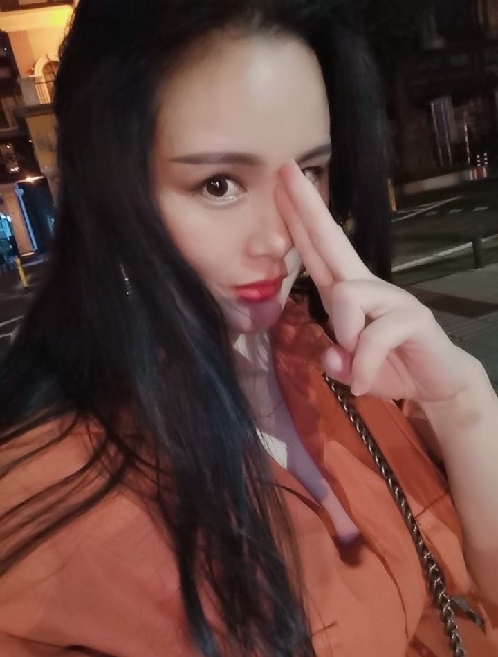 服务好，健谈，Sao，姿势随意