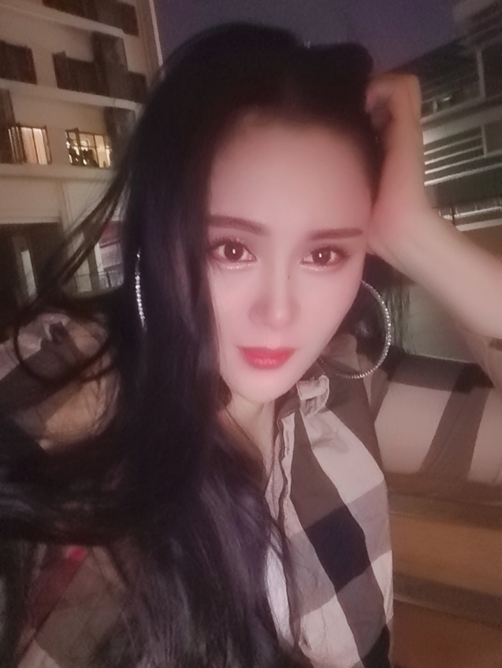 服务好，健谈，Sao，姿势随意