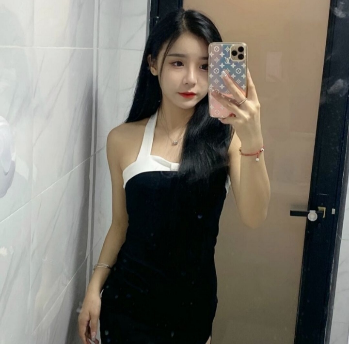 嫩妹嫩b，可以走后门