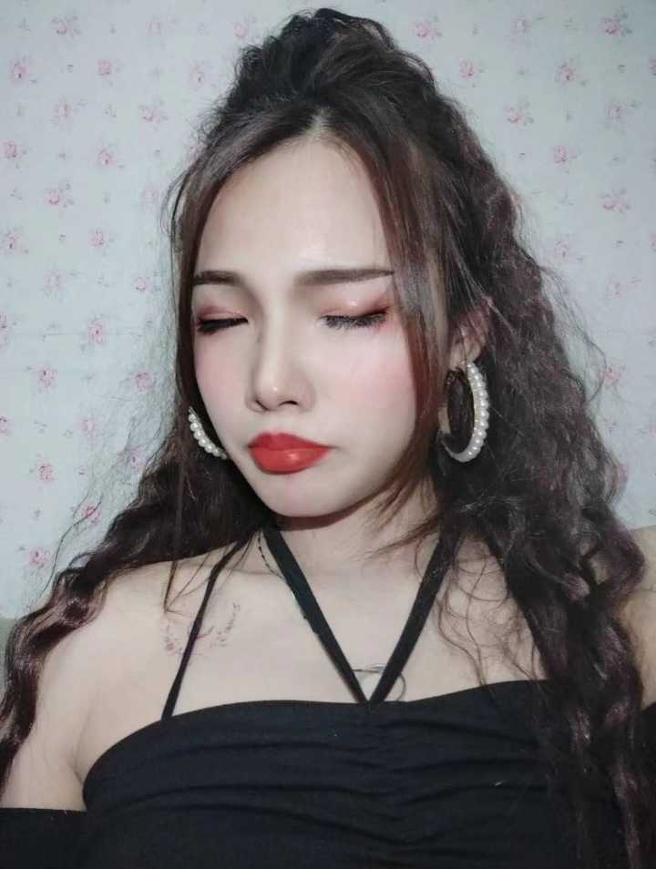 胸大 ，火辣风Sao，可后入