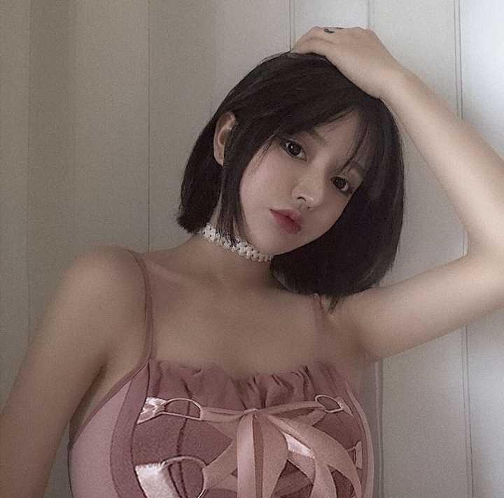 会喷水，水多，夹的紧