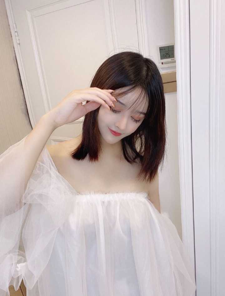 会喷水，水多，夹的紧