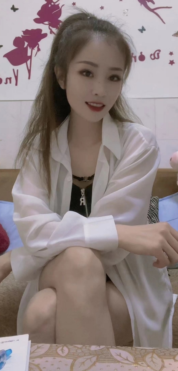 丰满泳装妹，制服诱惑