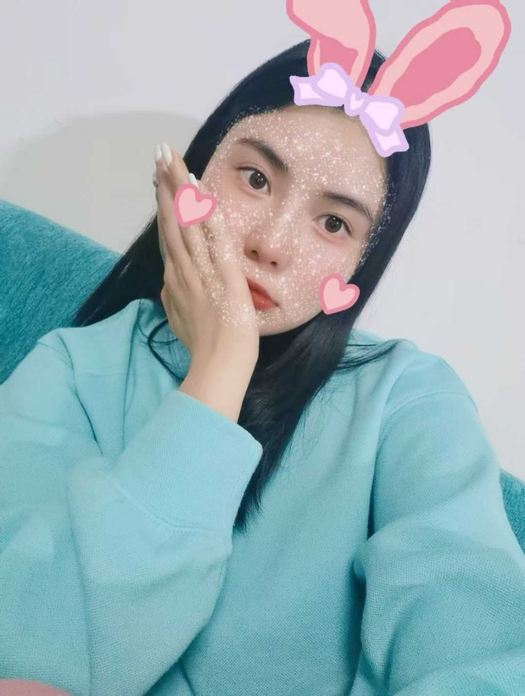 做美甲的兼职小妹