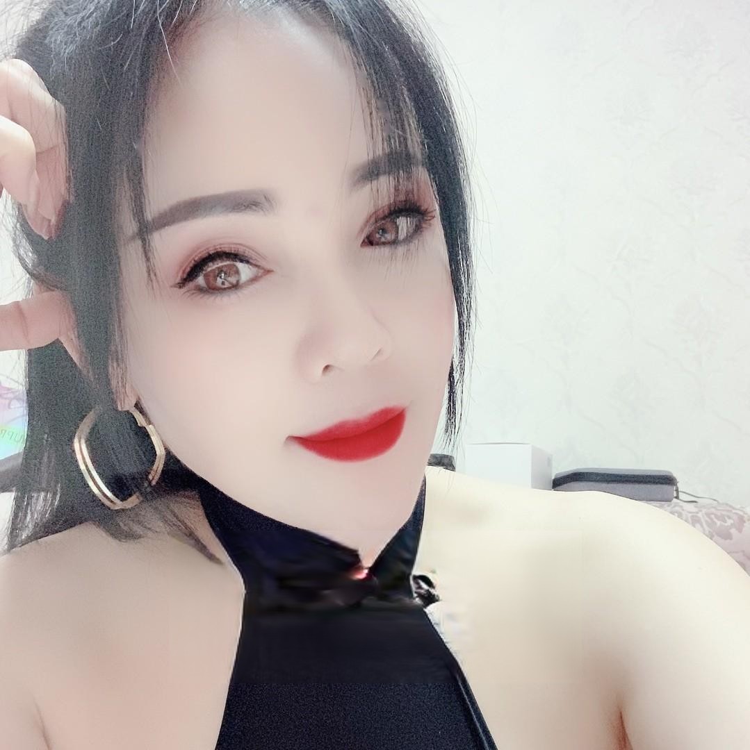 花果园打奶少妇奶子特别大