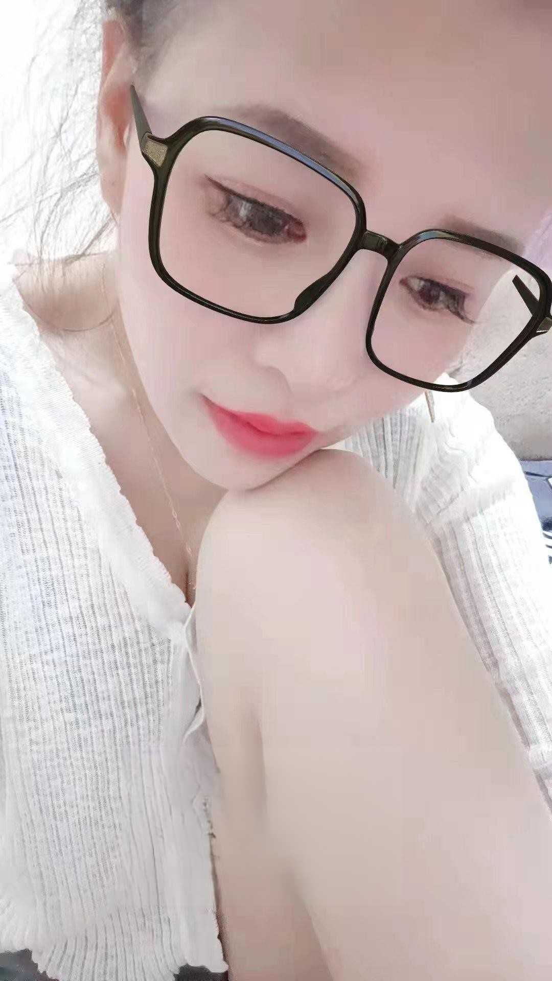 极品嫩妹，性价比高